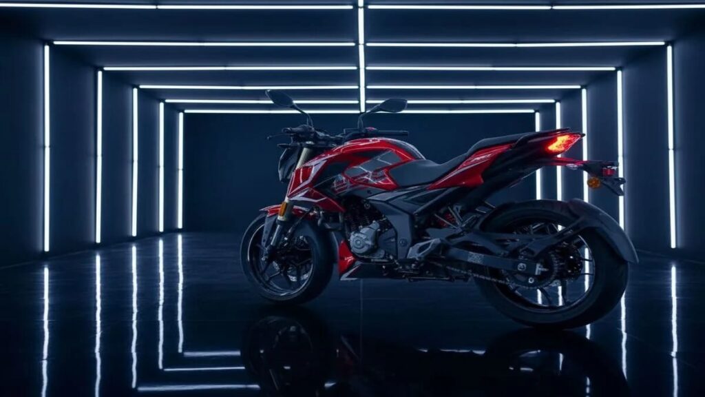 Bajaj Pulsar N250 premium 250cc bike with sporty design and high mileage